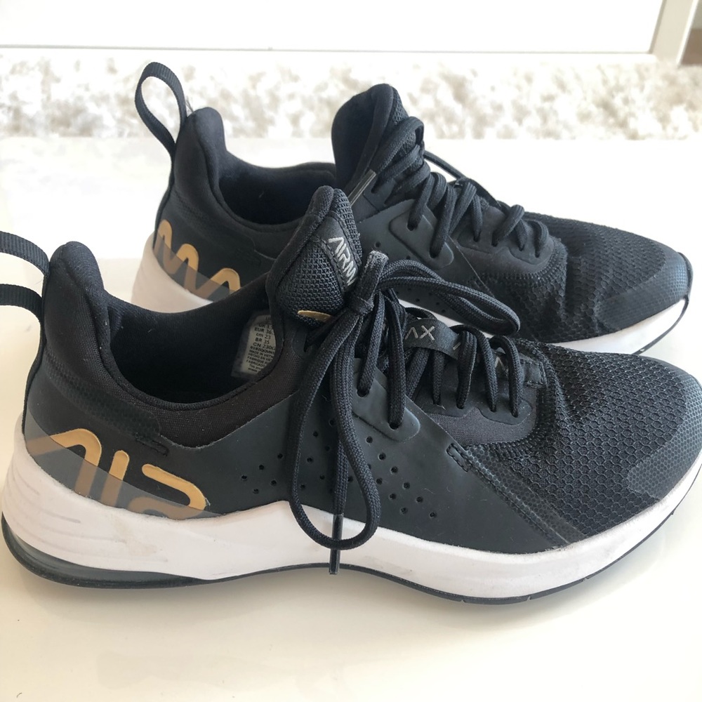 Nike women’s air max shoes